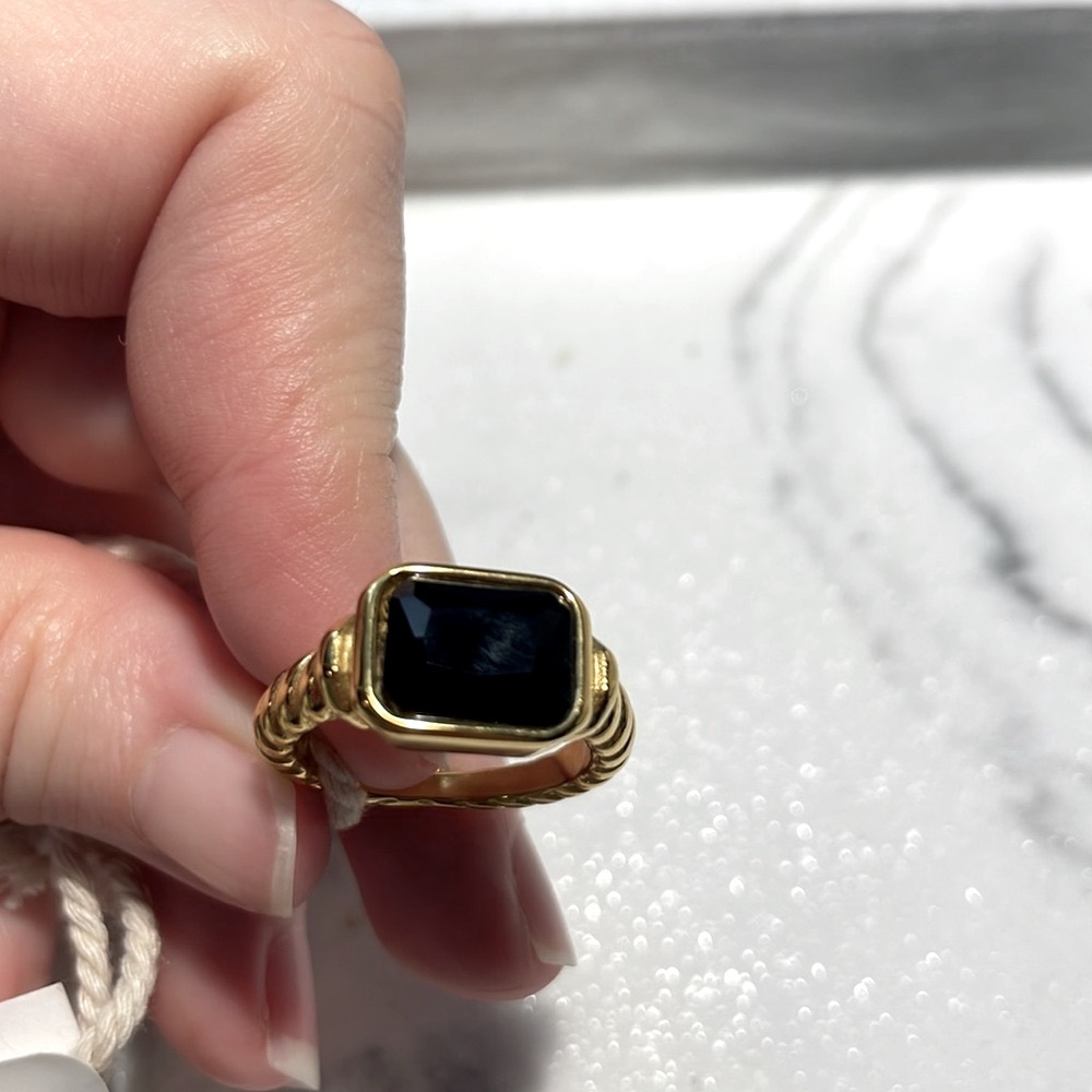 Black gemstone cocktail statement ring braided band No tarnish sophisticated - Picture 4 of 8